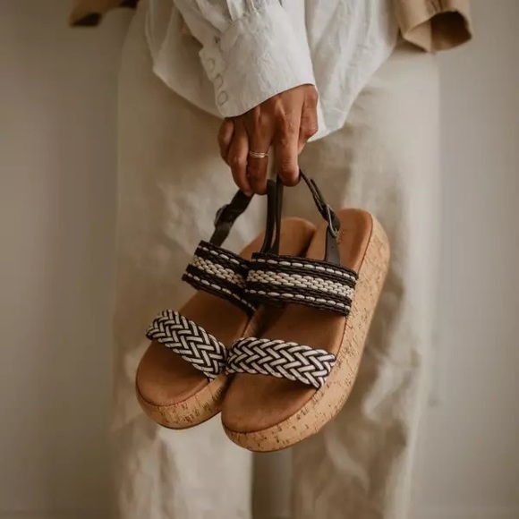 Lucky Brand Jadiel Platform Sandal Sz 8.5 NWOT - Picture 2 of 7